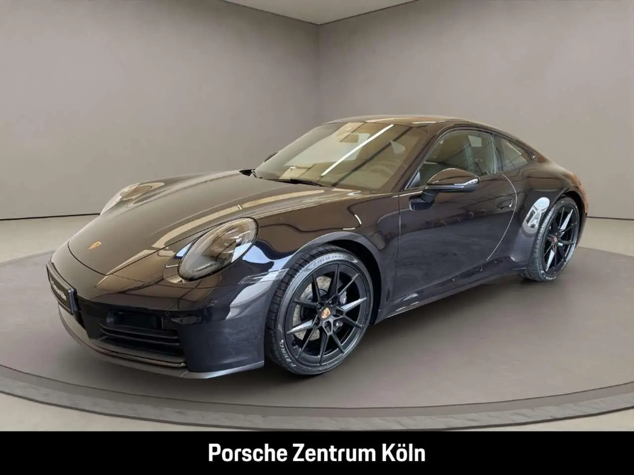 Photo 1 : Porsche 992 2024 Essence