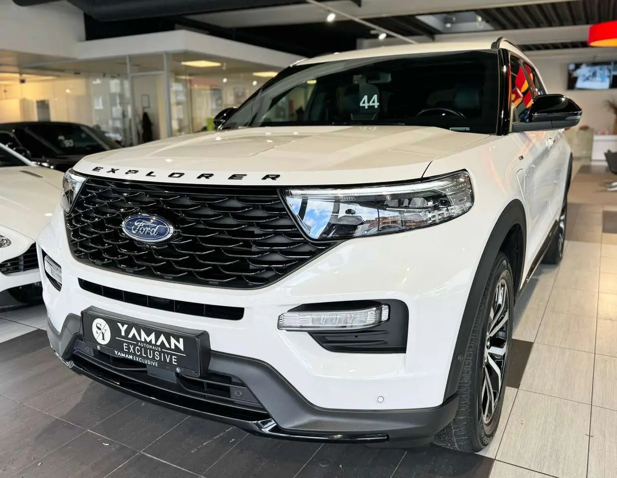 Photo 1 : Ford Explorer 2021 Hybride