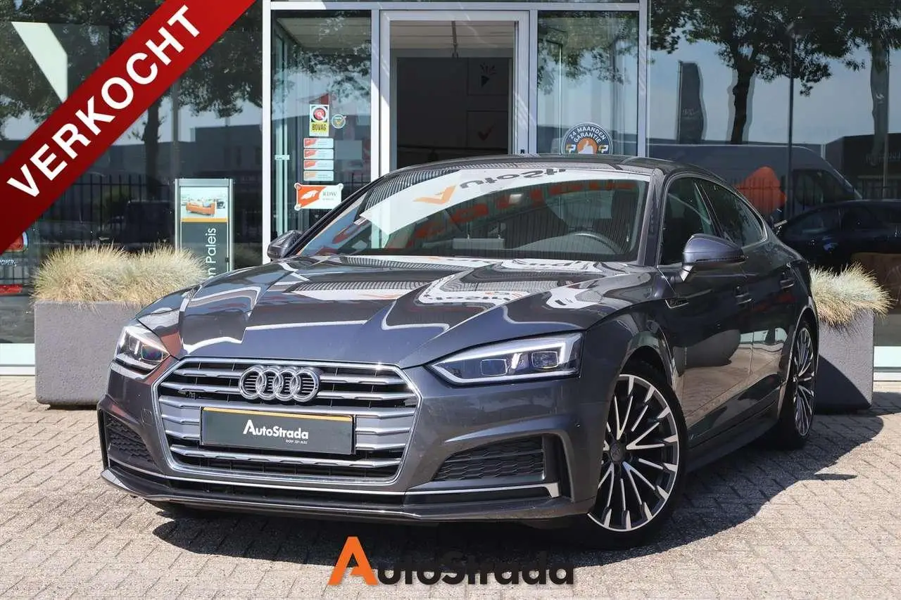 Photo 1 : Audi A5 2018 Hybride