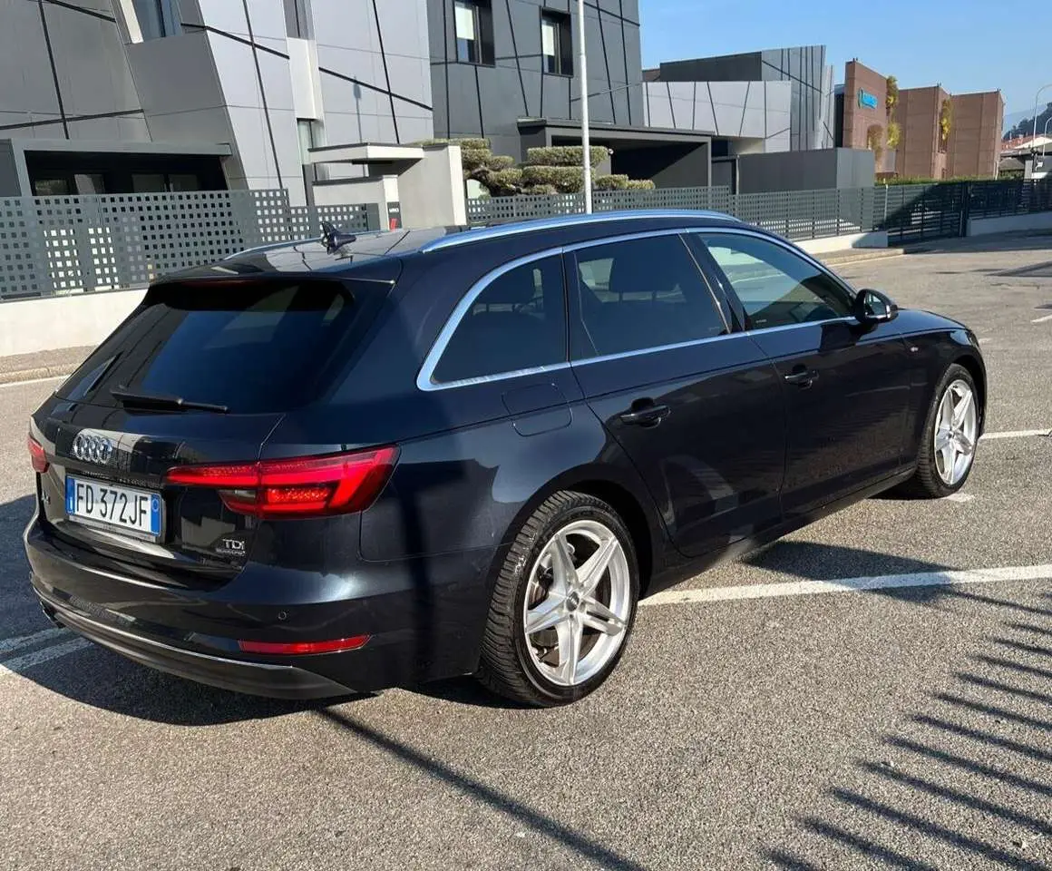 Photo 1 : Audi A4 2016 Diesel