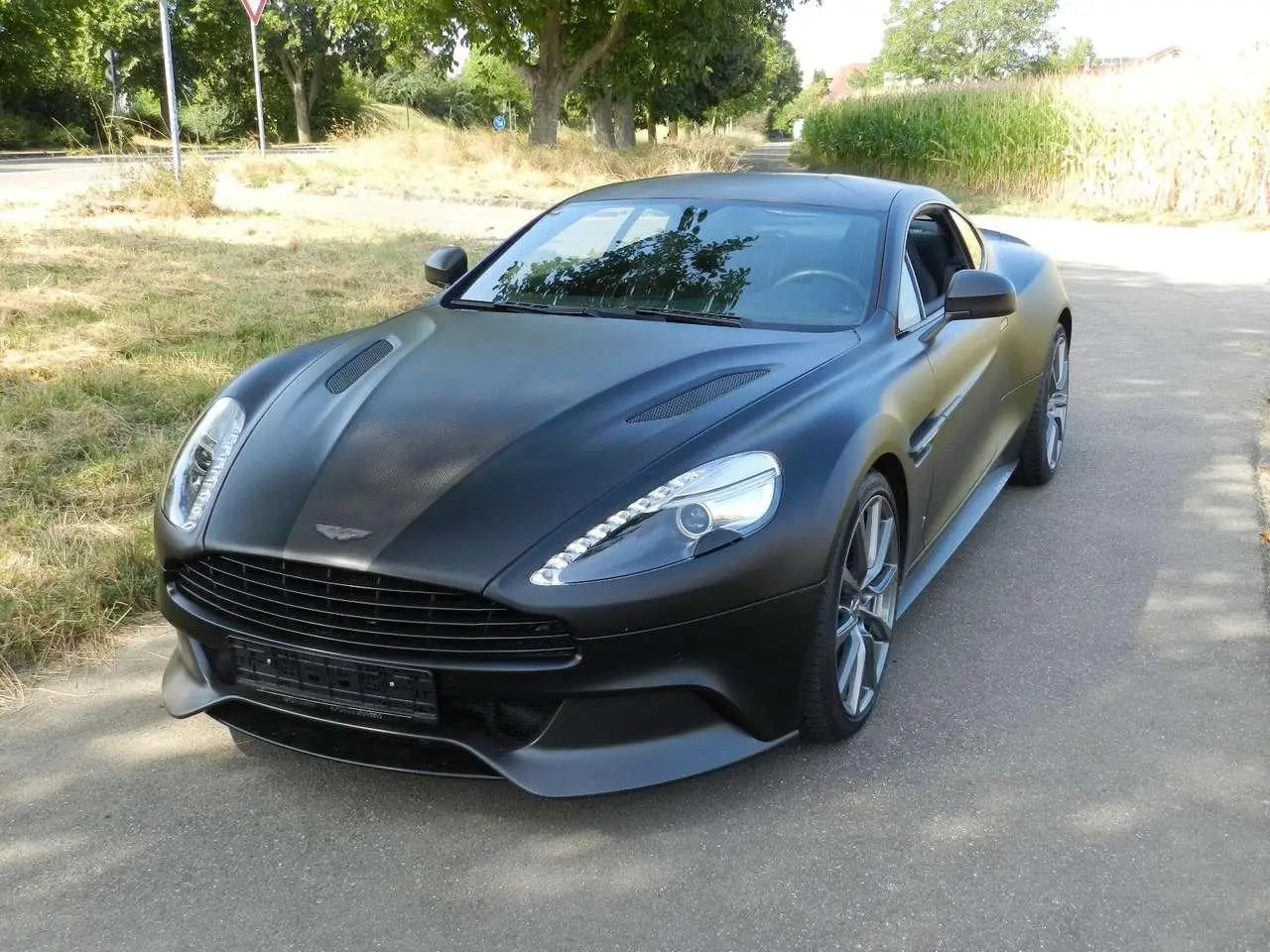 Photo 1 : Aston Martin Vanquish 2016 Essence