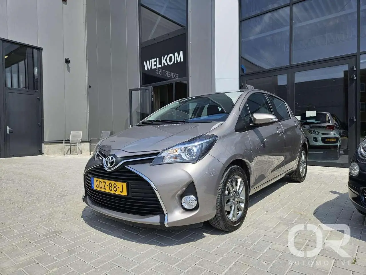 Photo 1 : Toyota Yaris 2015 Petrol