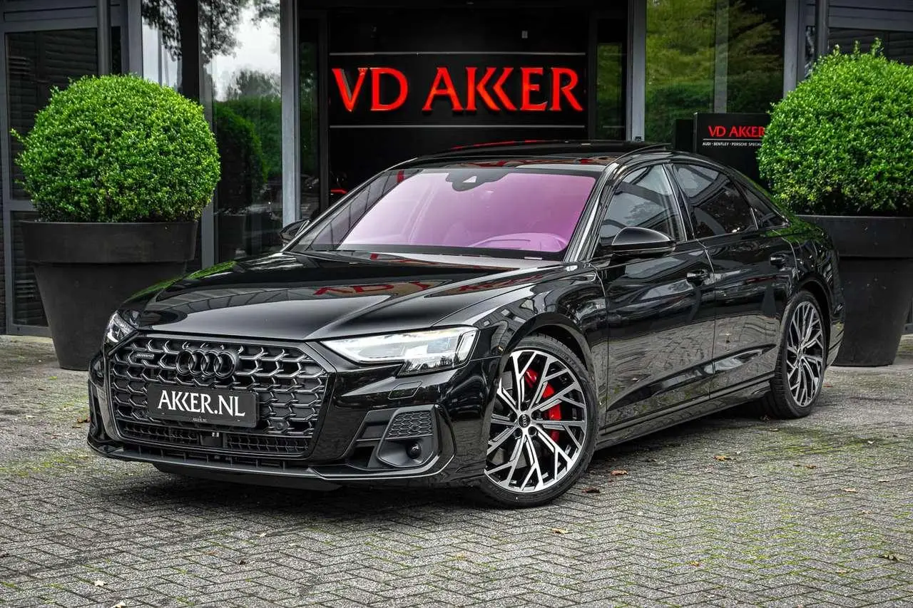 Photo 1 : Audi A8 2023 Hybride