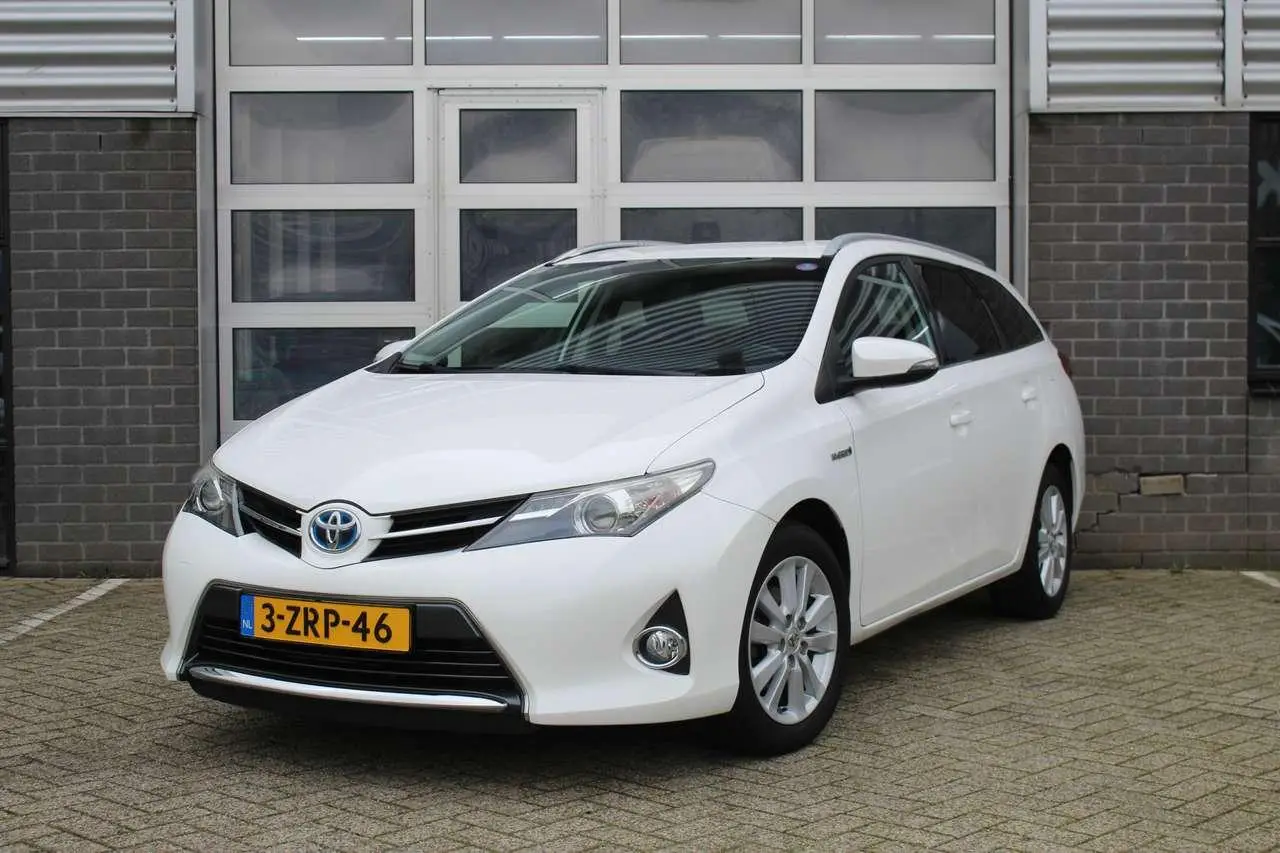 Photo 1 : Toyota Auris 2015 Hybrid