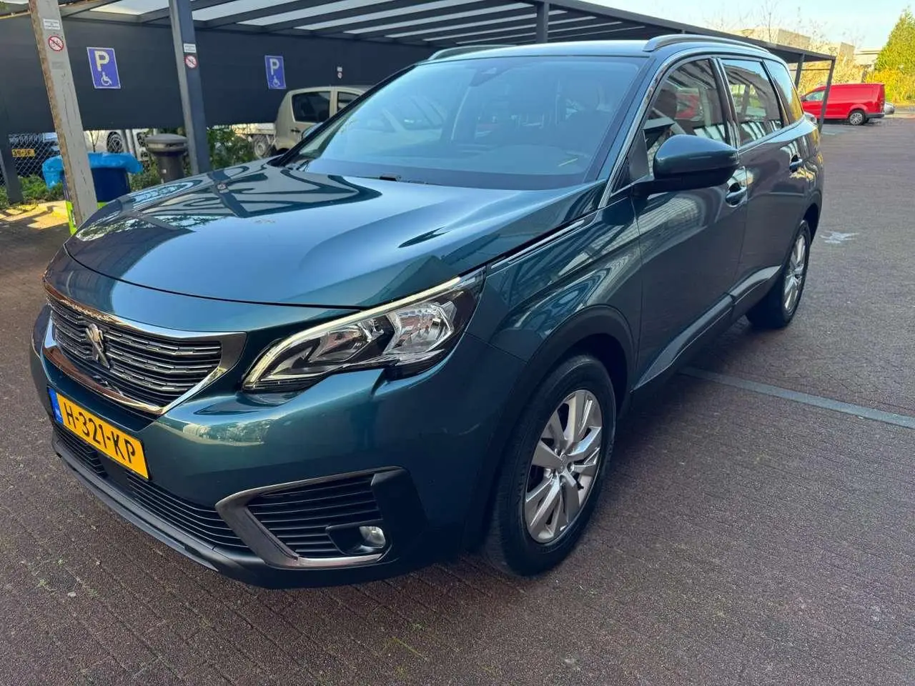 Photo 1 : Peugeot 5008 2017 Essence