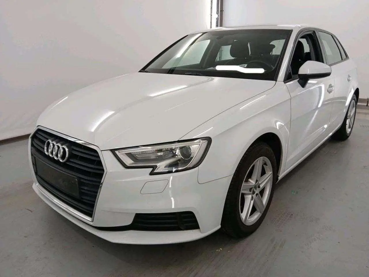 Photo 1 : Audi A3 2018 Diesel