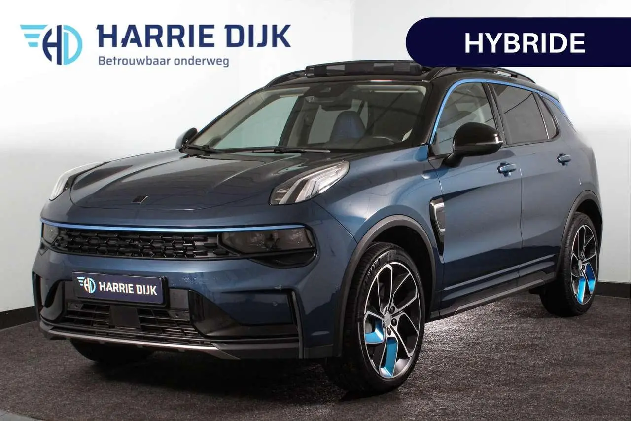 Photo 1 : Lynk & Co 01 2022 Hybrid