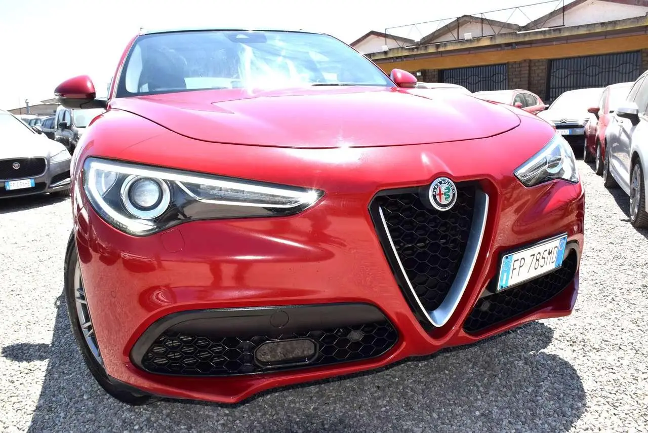 Photo 1 : Alfa Romeo Stelvio 2018 Essence