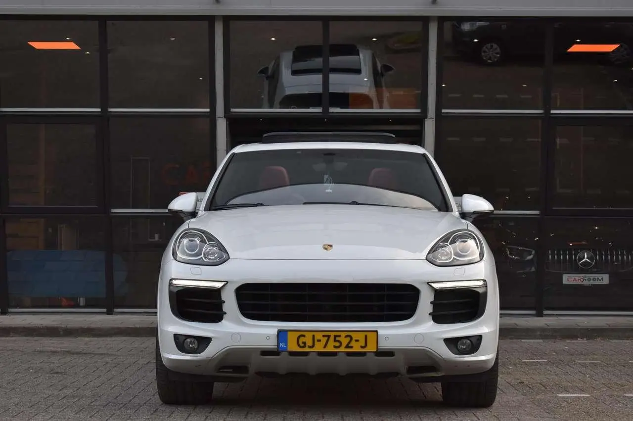 Photo 1 : Porsche Cayenne 2015 Hybrid