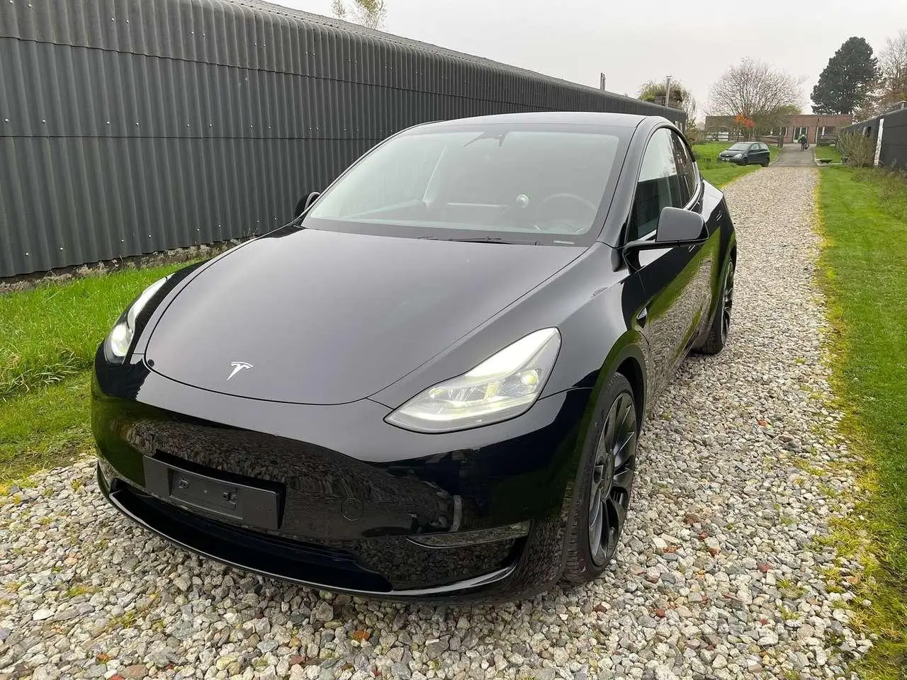 Photo 1 : Tesla Model Y 2024 Electric