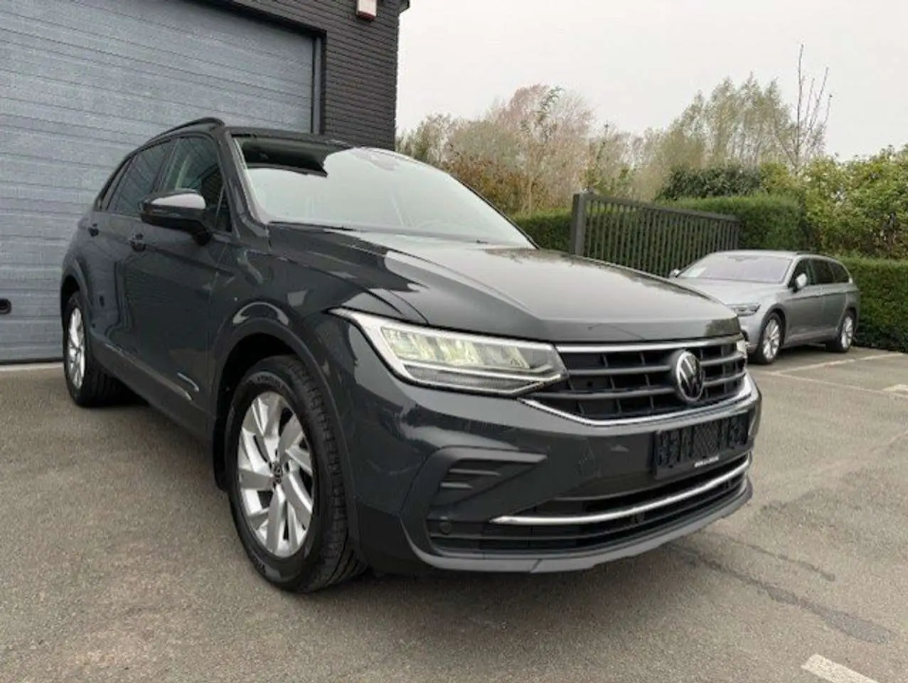 Photo 1 : Volkswagen Tiguan 2021 Petrol