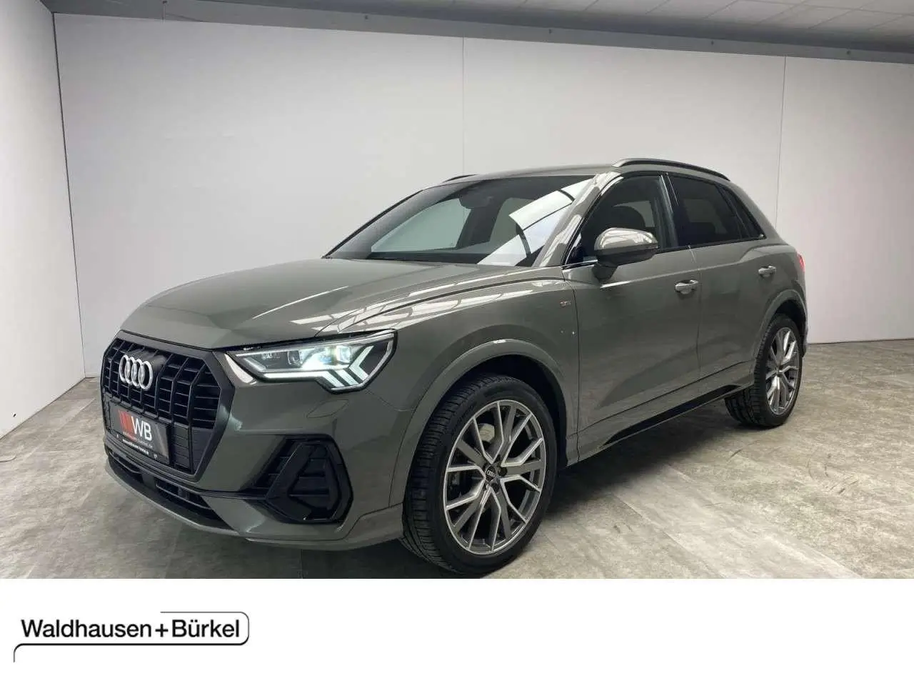 Photo 1 : Audi Q3 2020 Essence