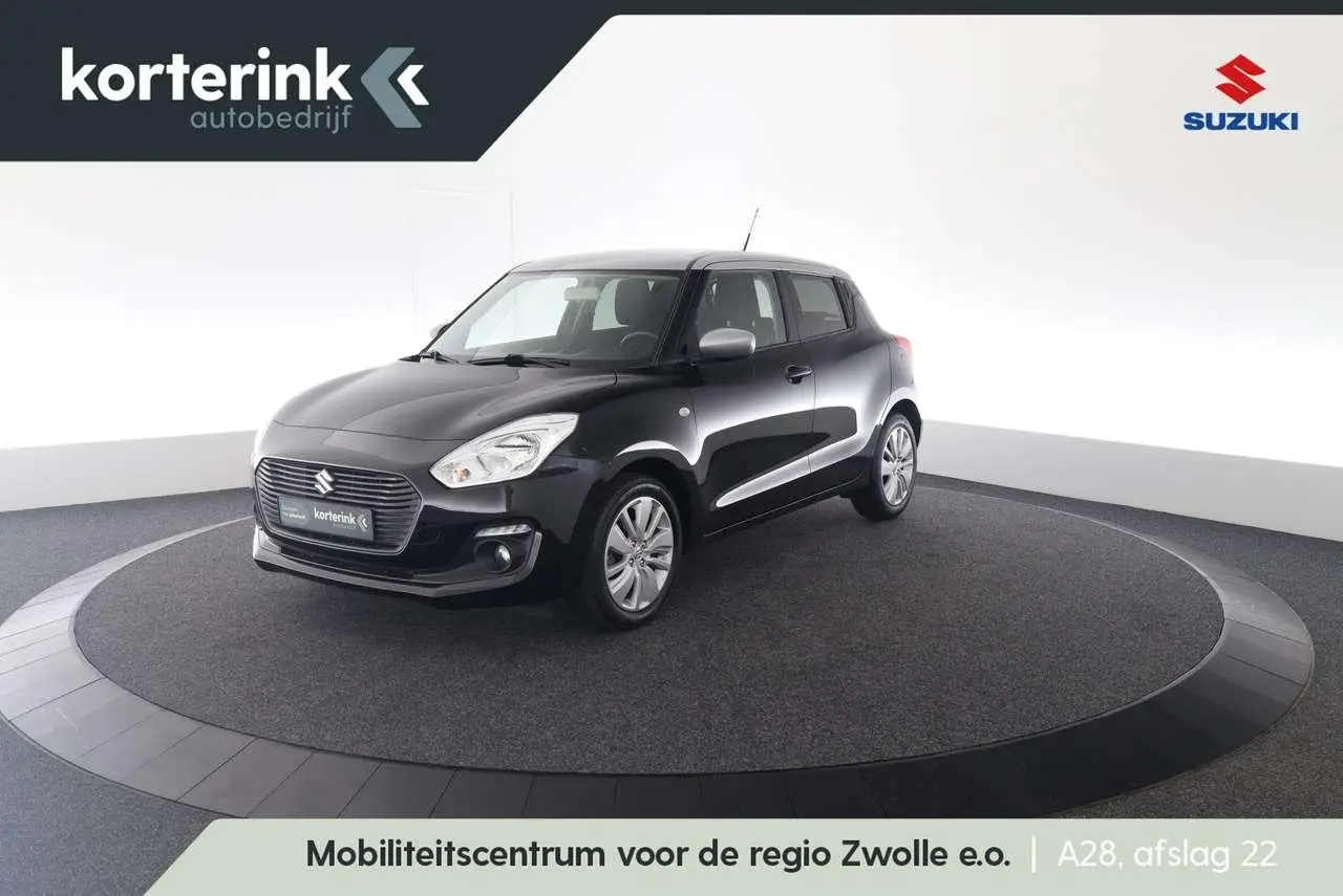 Photo 1 : Suzuki Swift 2018 Petrol