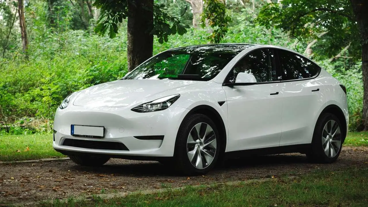 Photo 1 : Tesla Model Y 2022 Électrique