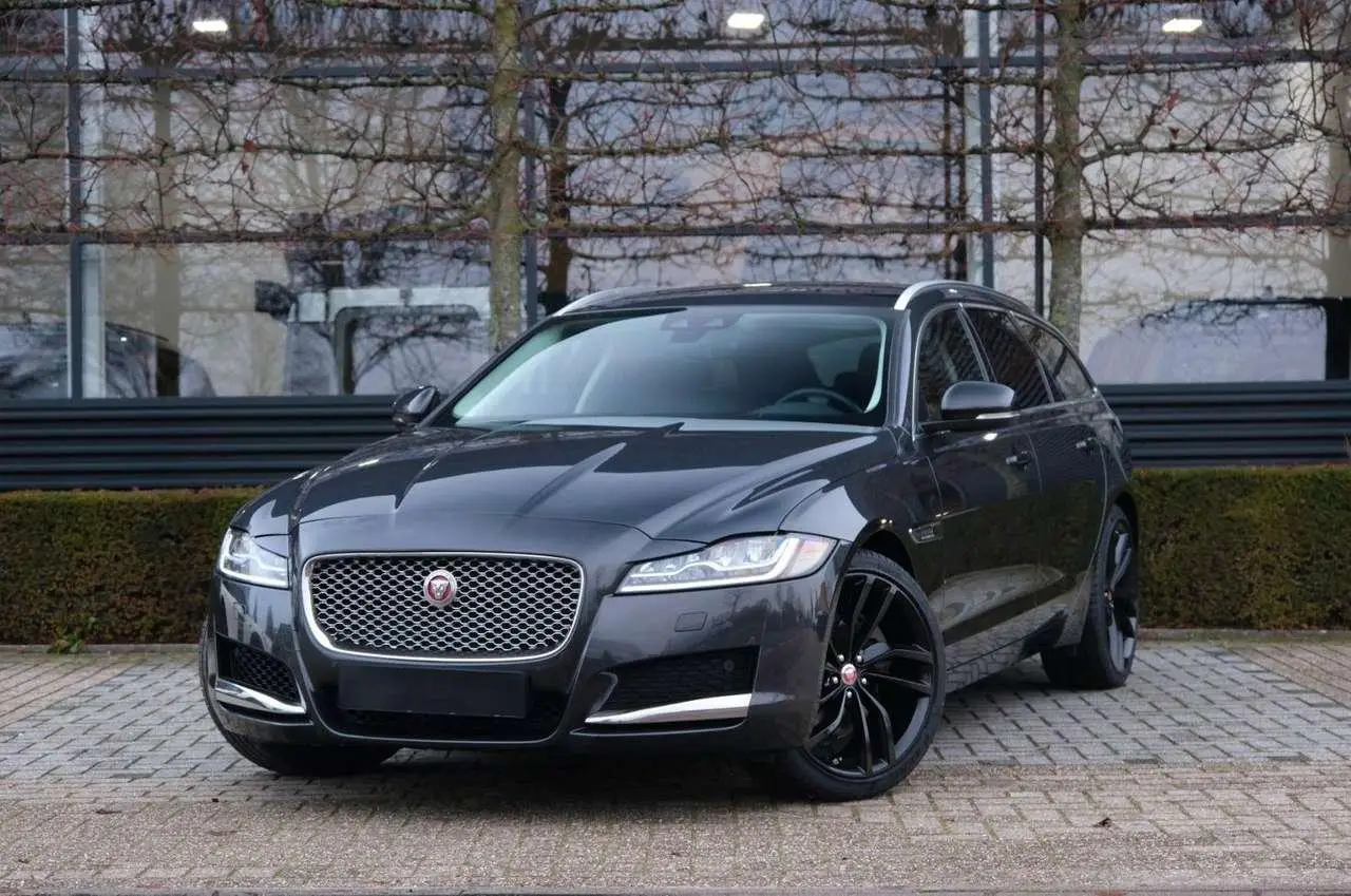 Photo 1 : Jaguar Xf 2018 Essence