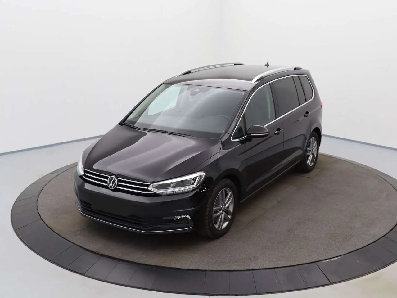 Photo 1 : Volkswagen Touran 2024 Petrol