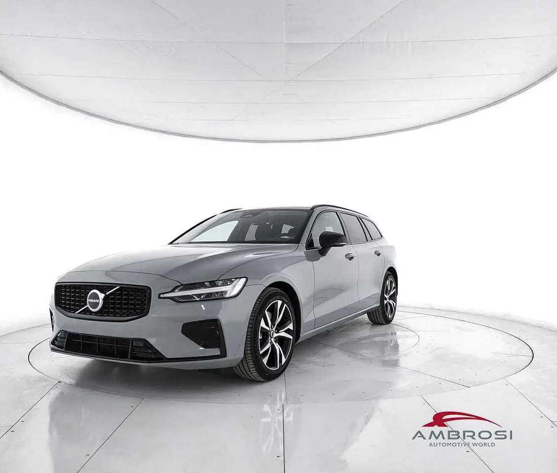 Photo 1 : Volvo V60 2024 Hybride