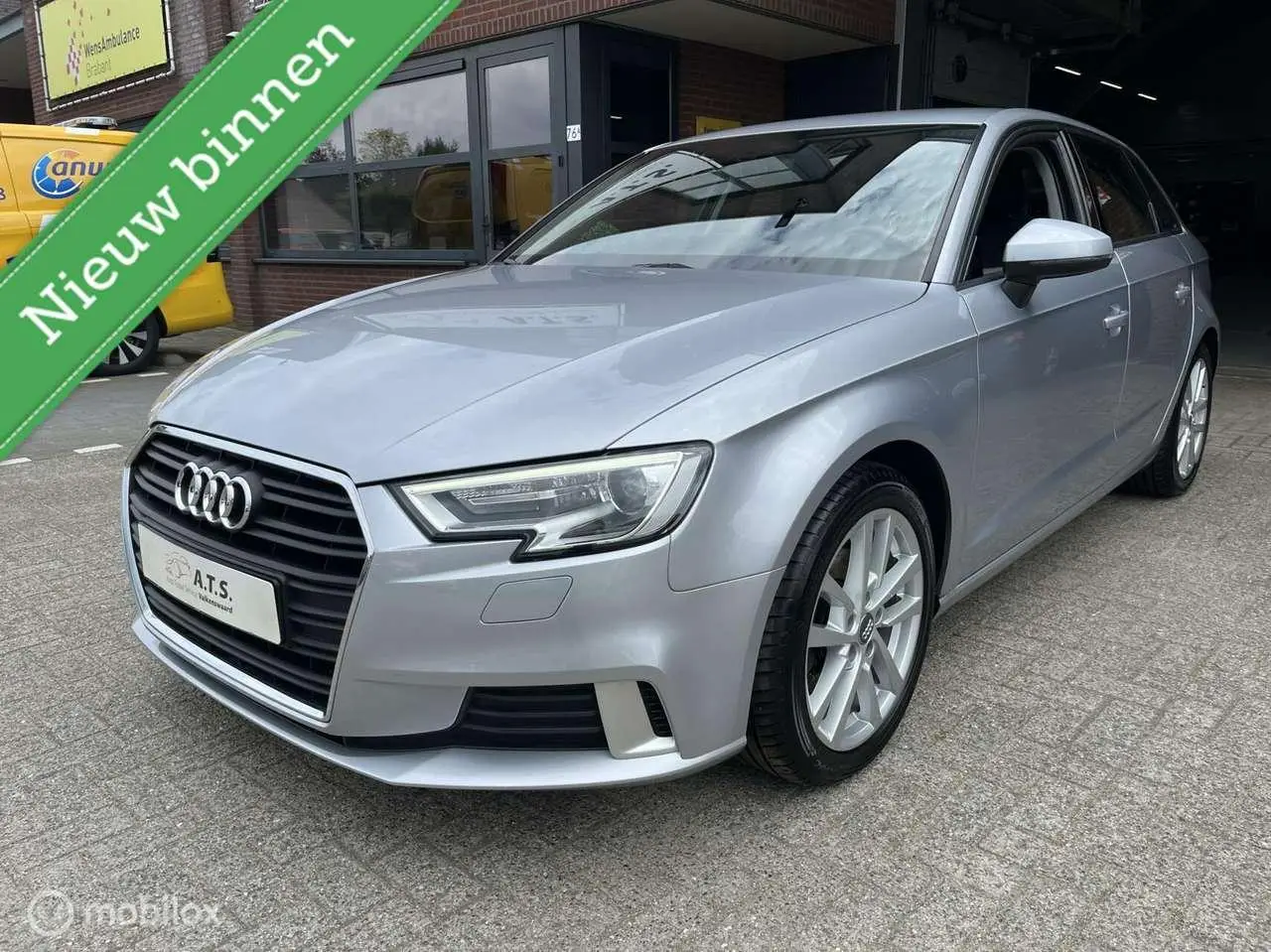 Photo 1 : Audi A3 2019 Petrol