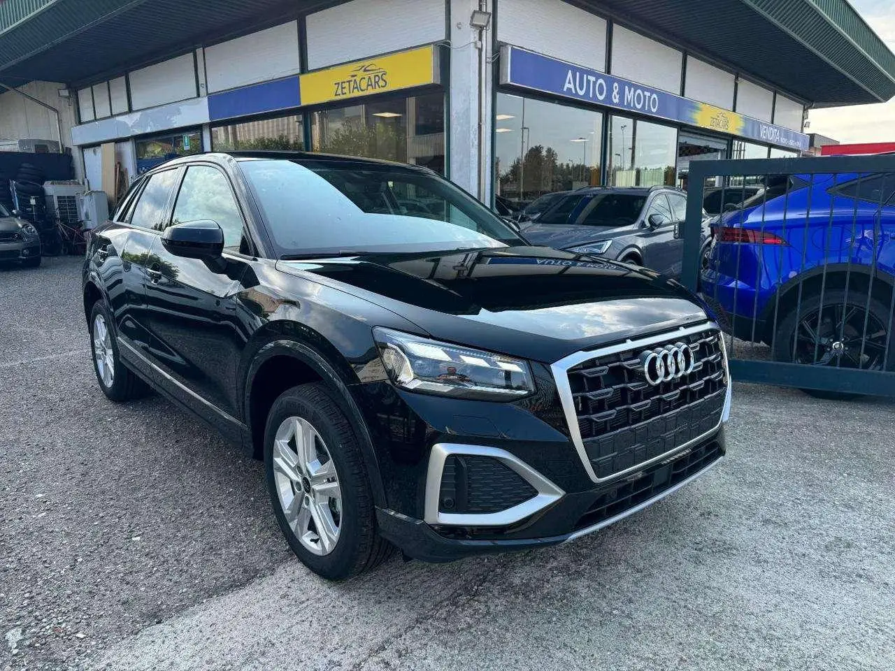 Photo 1 : Audi Q2 2024 Petrol