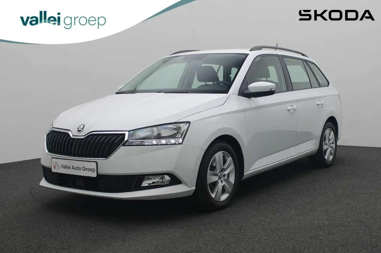 Photo 1 : Skoda Fabia 2021 Essence