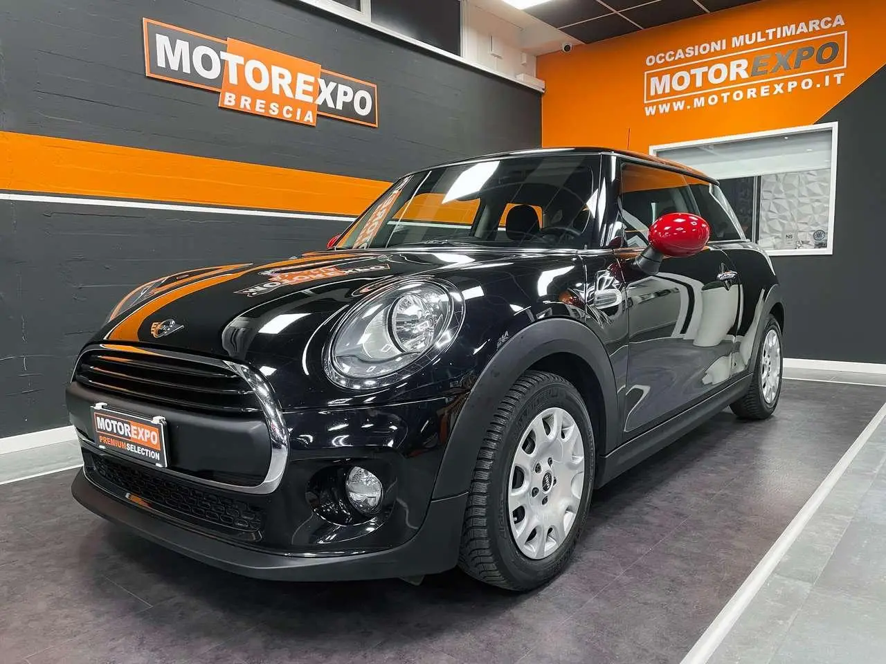 Photo 1 : Mini One 2015 Petrol