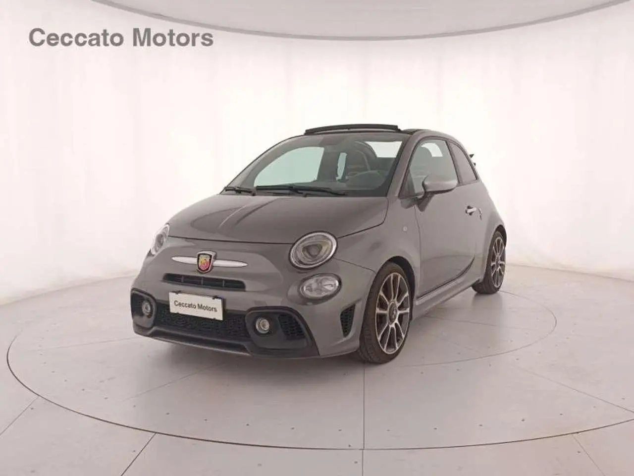 Photo 1 : Abarth 595 2021 Petrol