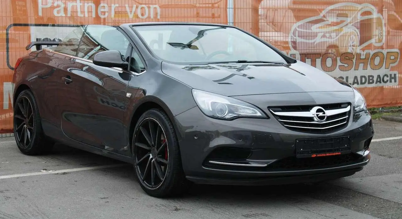 Photo 1 : Opel Cascada 2015 Petrol