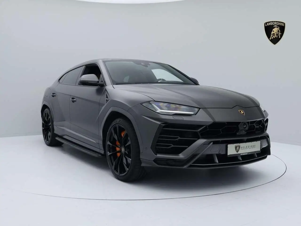 Photo 1 : Lamborghini Urus 2021 Essence