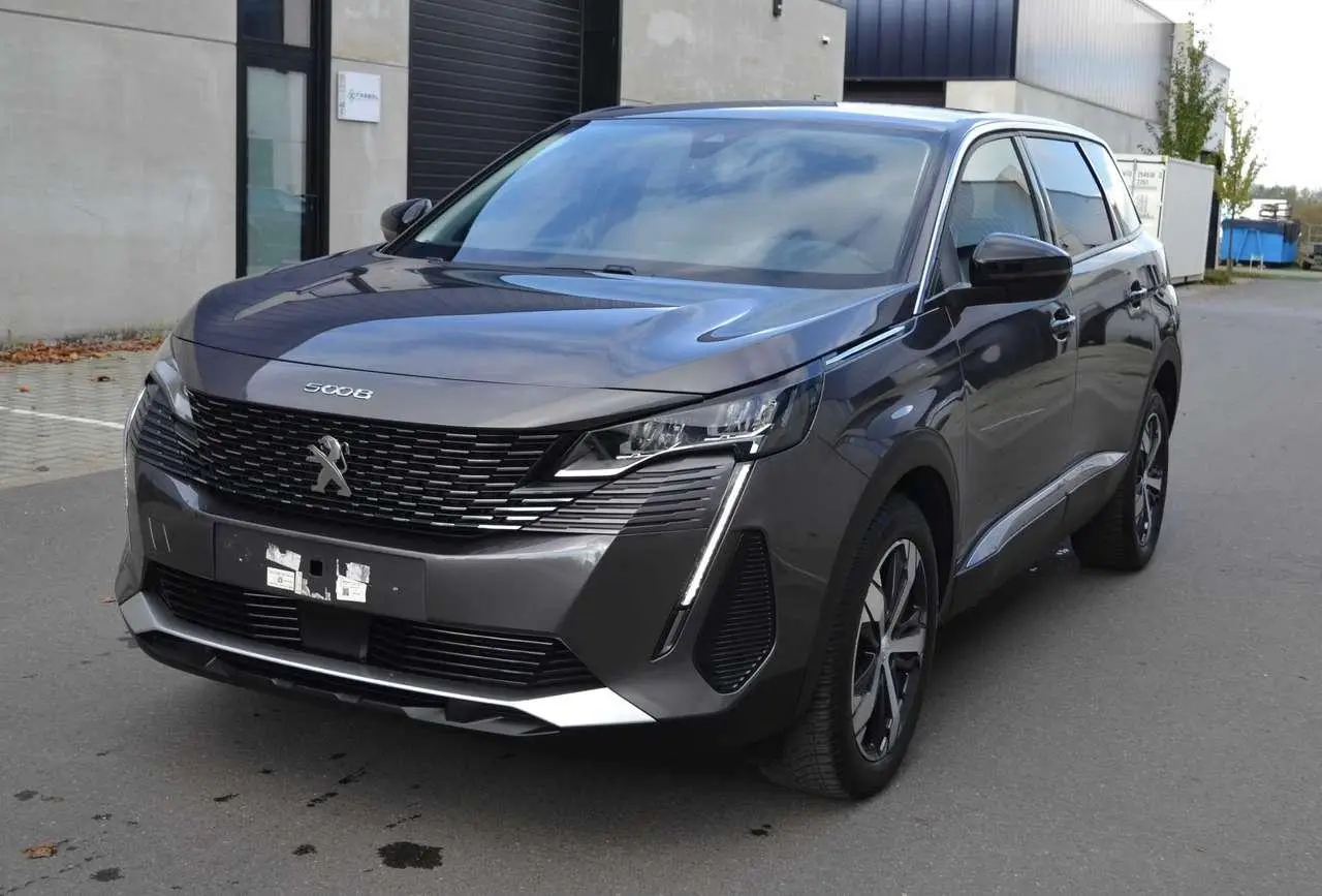 Photo 1 : Peugeot 5008 2023 Petrol