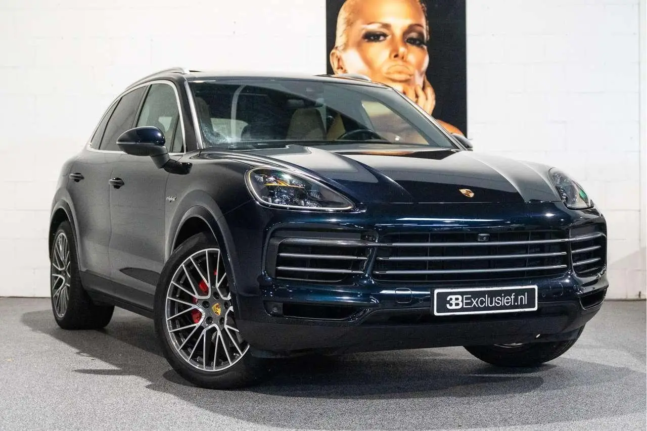 Photo 1 : Porsche Cayenne 2018 Hybride