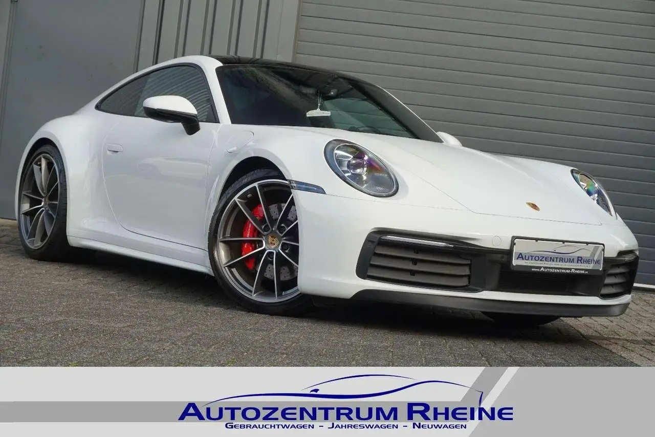 Photo 1 : Porsche 992 2020 Essence