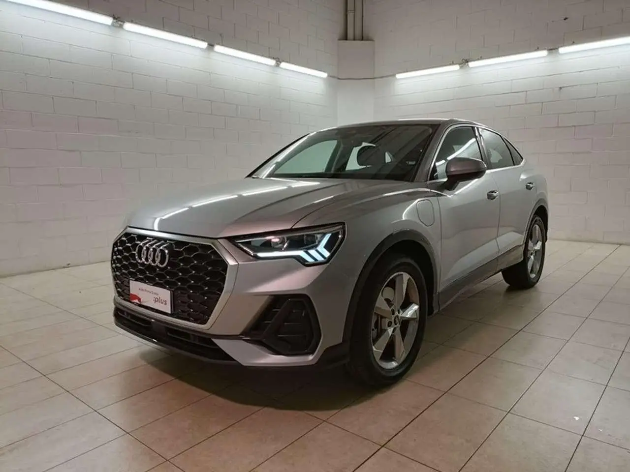 Photo 1 : Audi Q3 2024 Hybride