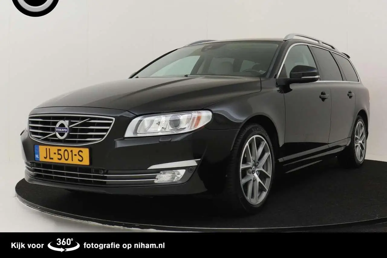 Photo 1 : Volvo V70 2016 Essence