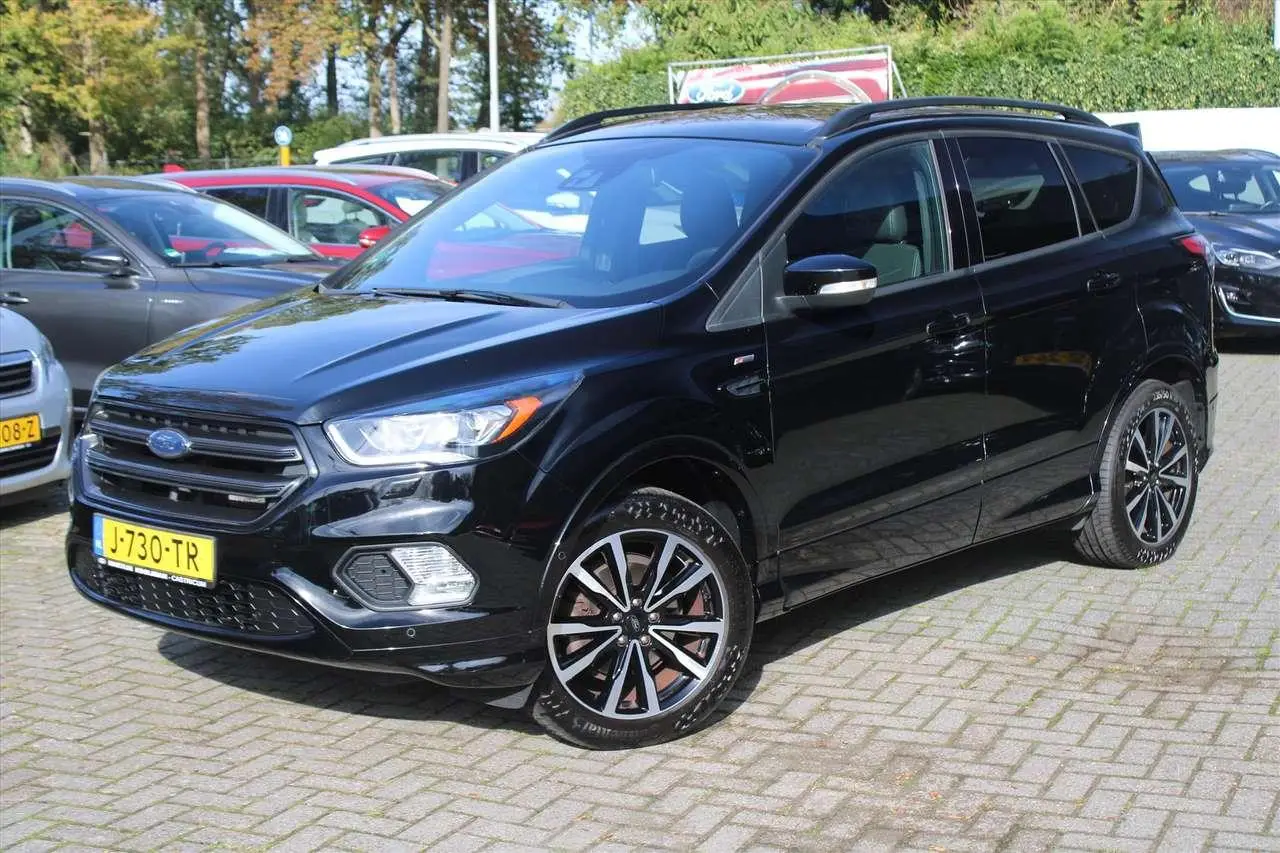 Photo 1 : Ford Kuga 2017 Petrol