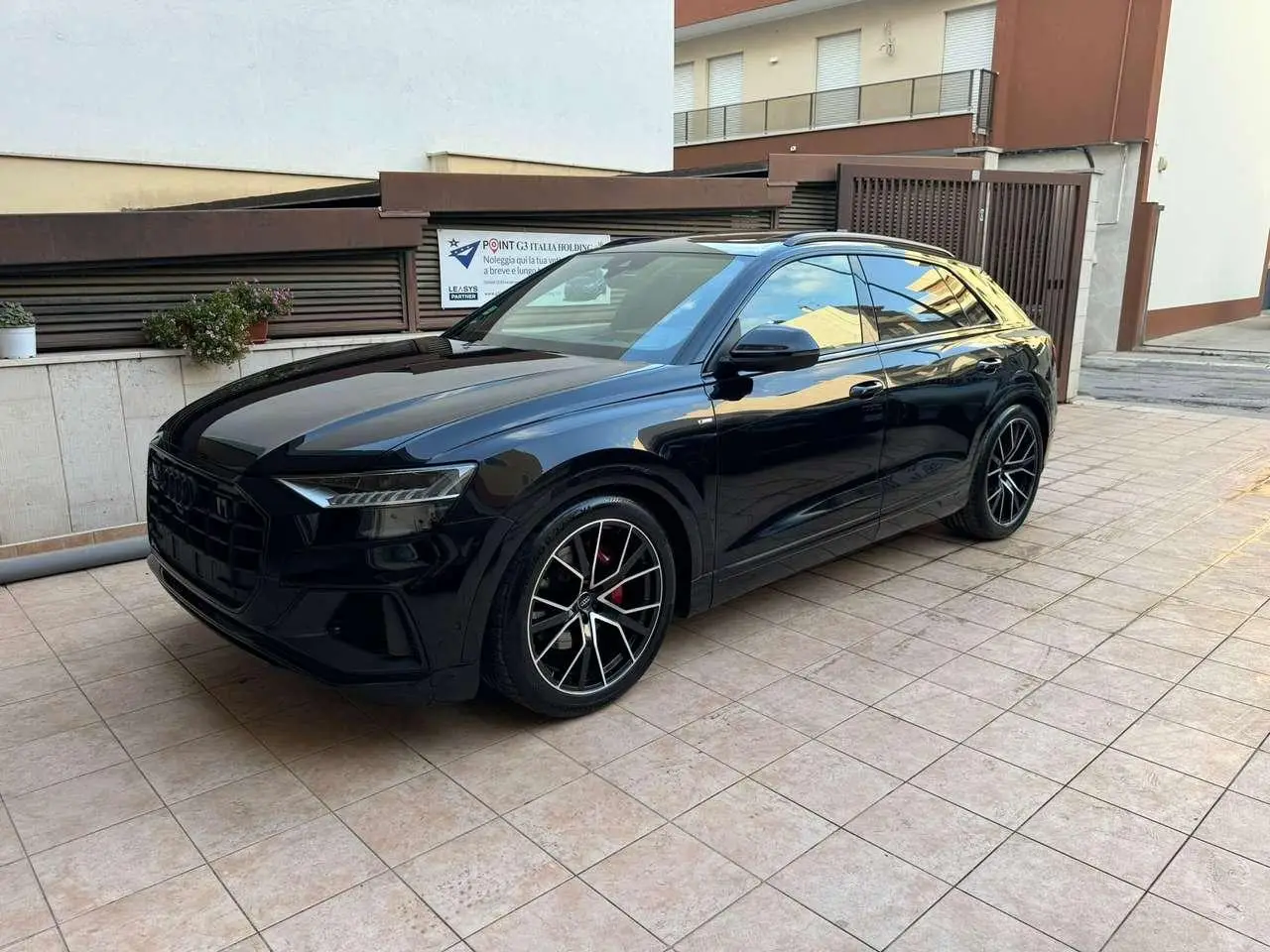 Photo 1 : Audi Q8 2020 Hybride