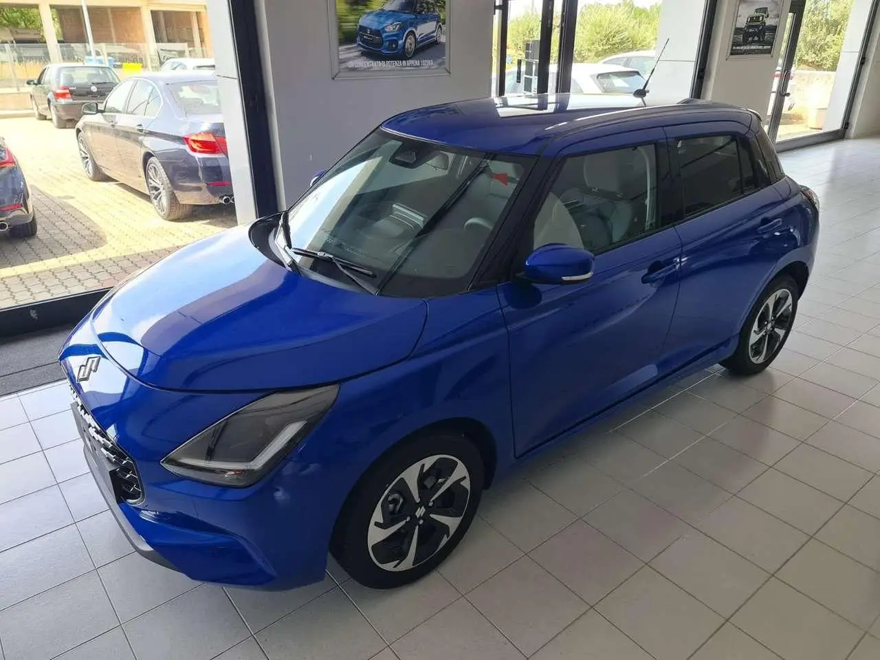 Photo 1 : Suzuki Swift 2024 Hybrid