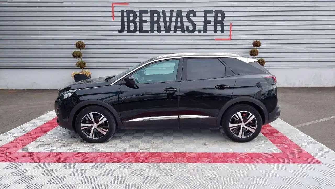 Photo 1 : Peugeot 3008 2020 Petrol