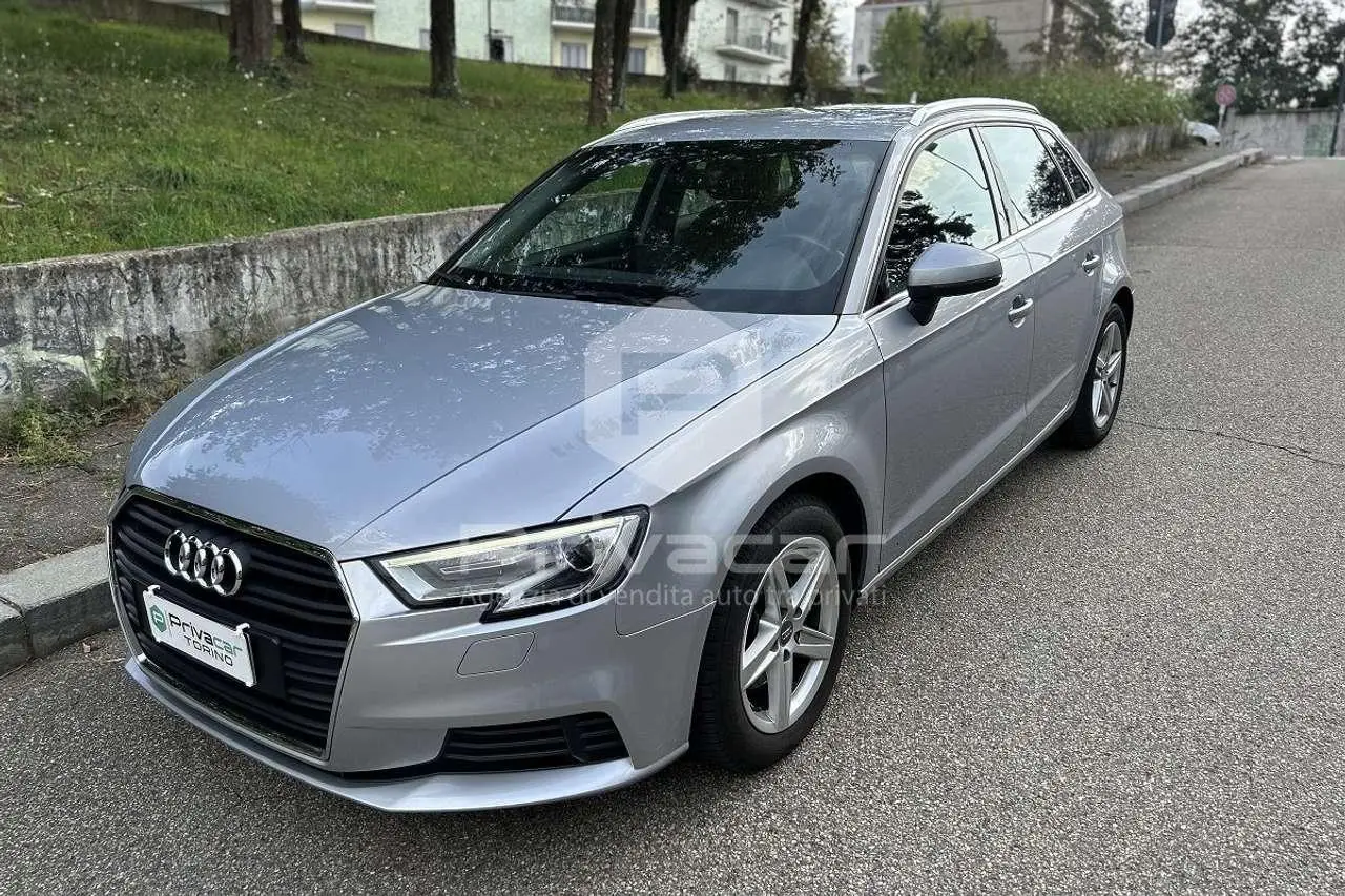 Photo 1 : Audi A3 2017 Petrol