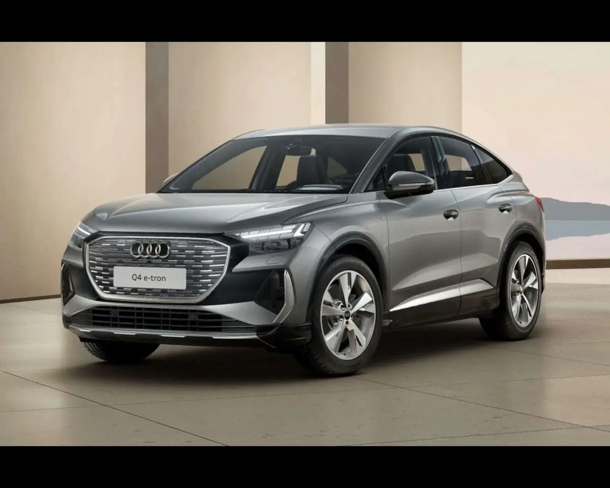 Photo 1 : Audi Q4 2024 Electric