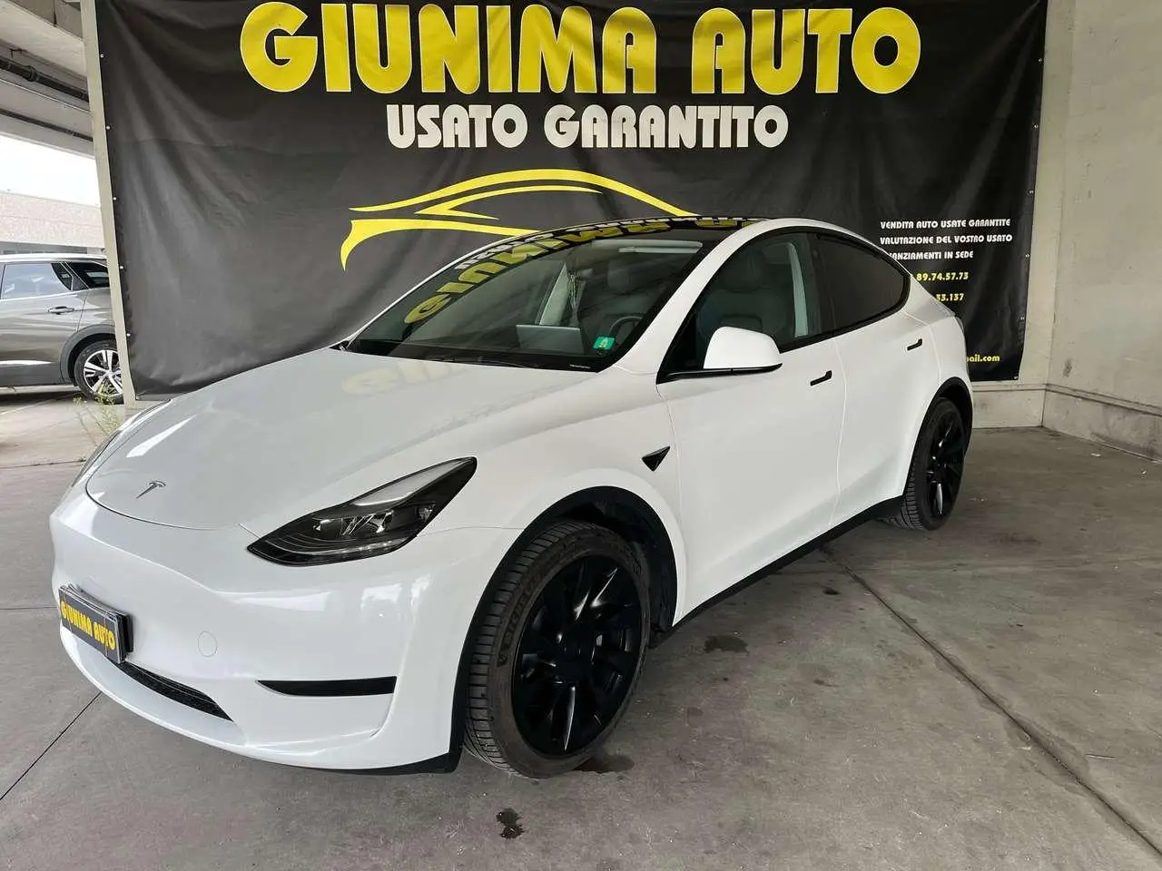 Photo 1 : Tesla Model Y 2023 Électrique