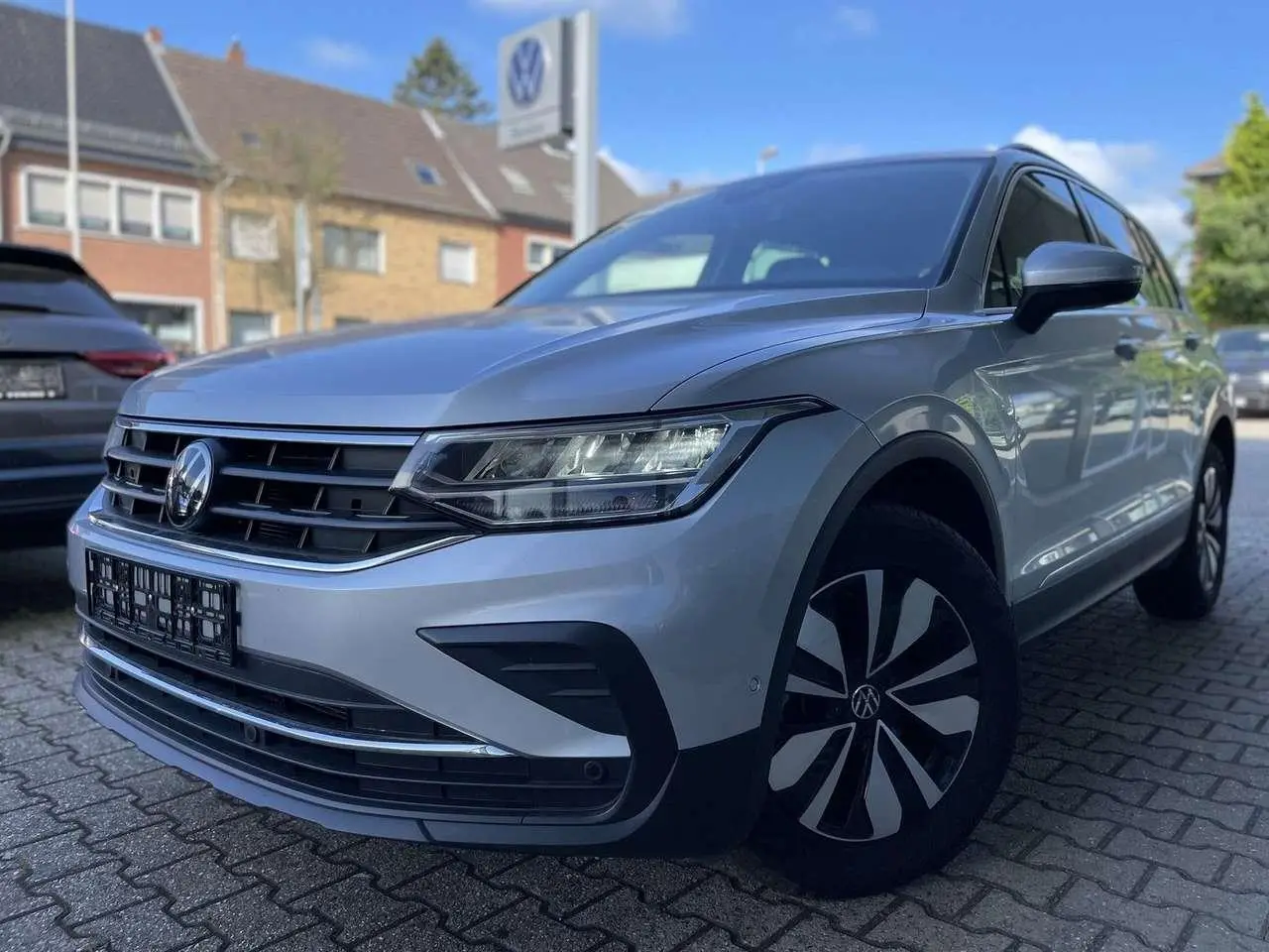 Photo 1 : Volkswagen Tiguan 2024 Petrol