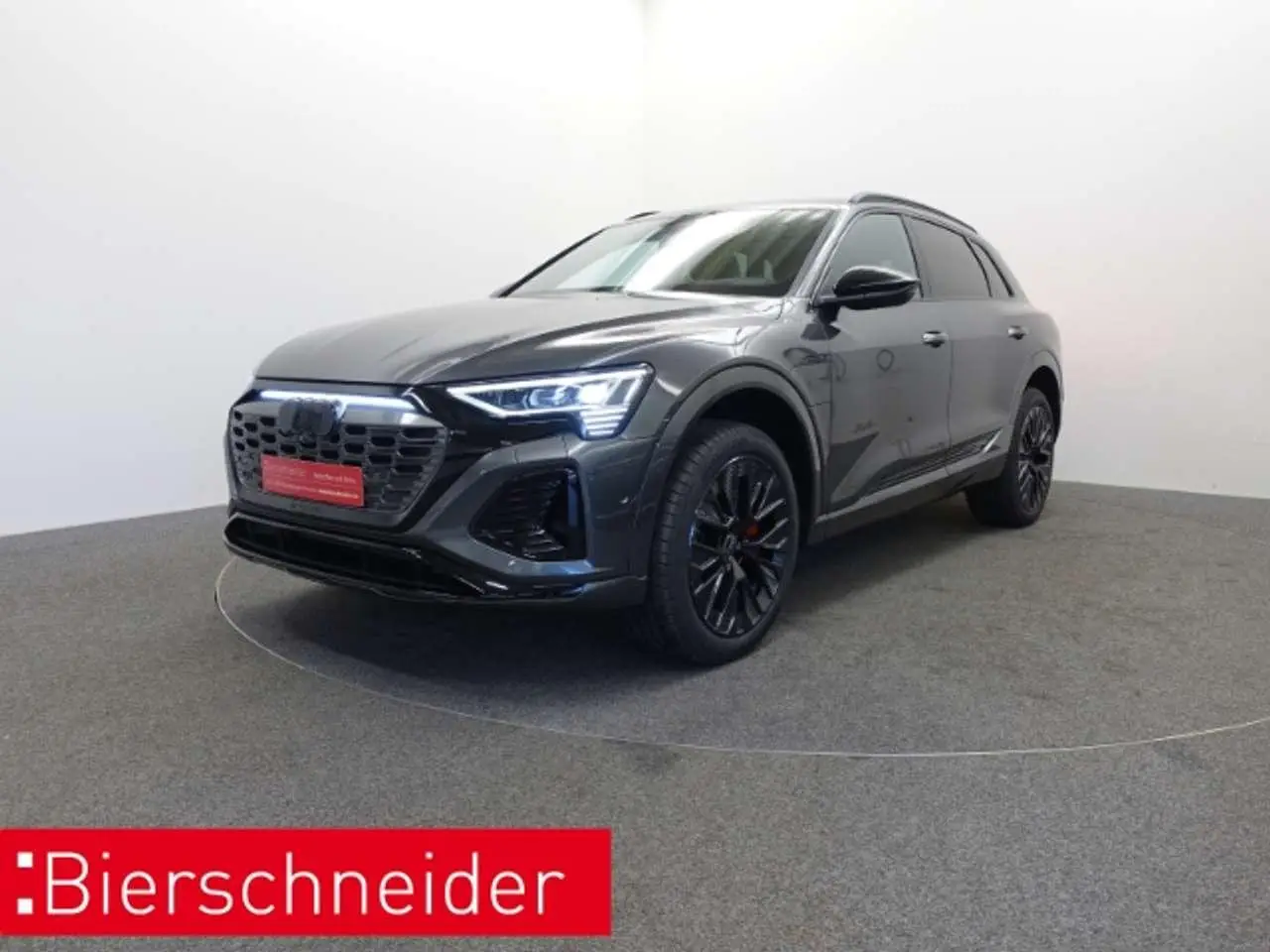 Photo 1 : Audi Q8 2024 Électrique