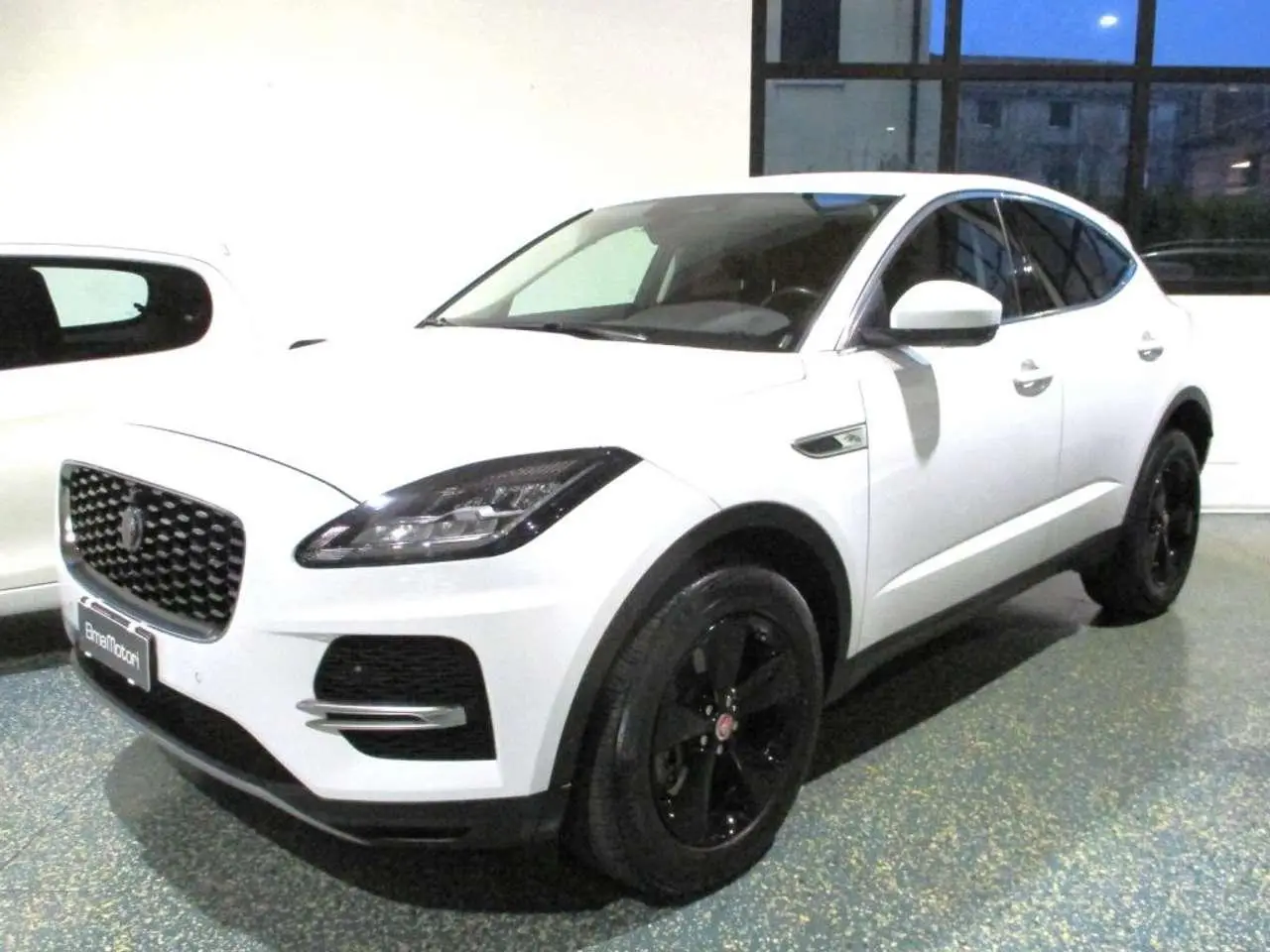 Photo 1 : Jaguar E-pace 2021 Hybride