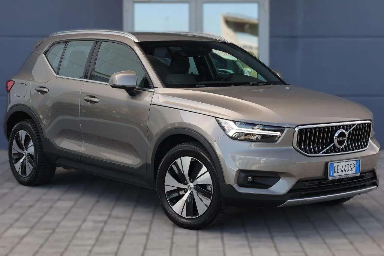 Photo 1 : Volvo Xc40 2021 Hybride