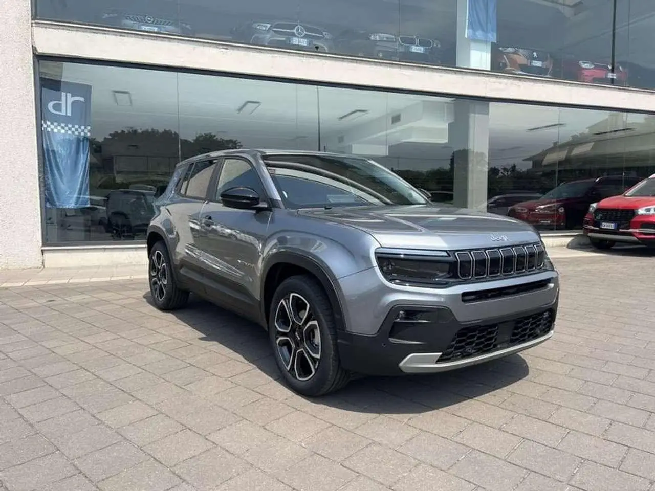 Photo 1 : Jeep Avenger 2024 Petrol