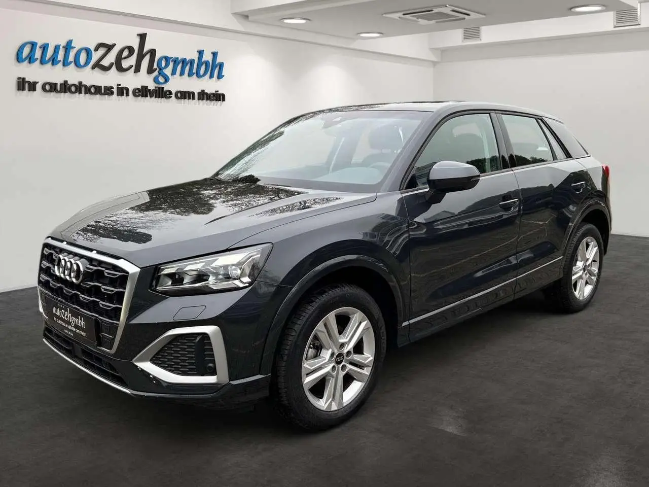 Photo 1 : Audi Q2 2024 Petrol