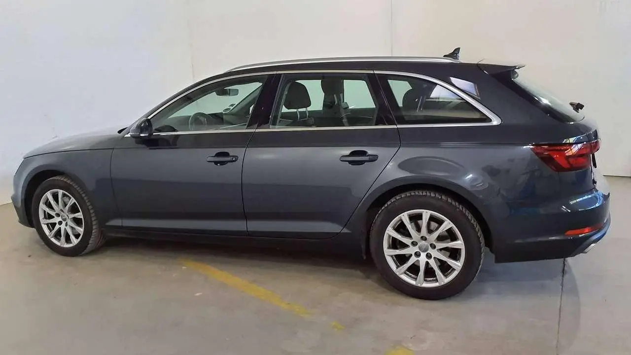 Photo 1 : Audi A4 2019 Diesel