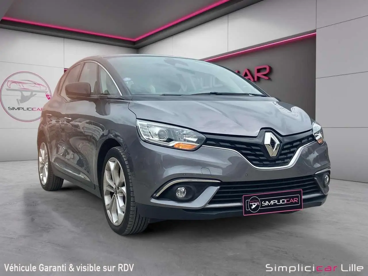 Photo 1 : Renault Scenic 2017 Essence