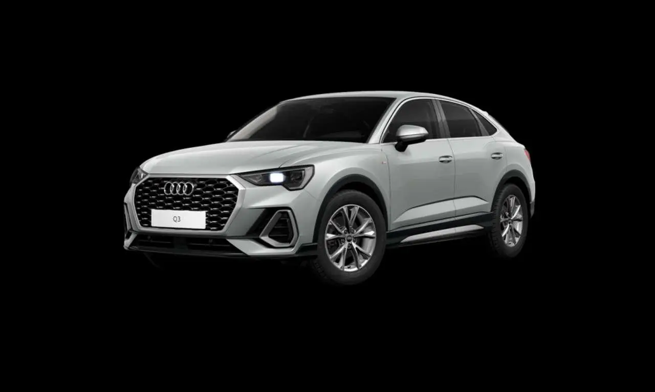 Photo 1 : Audi Q3 2024 Petrol