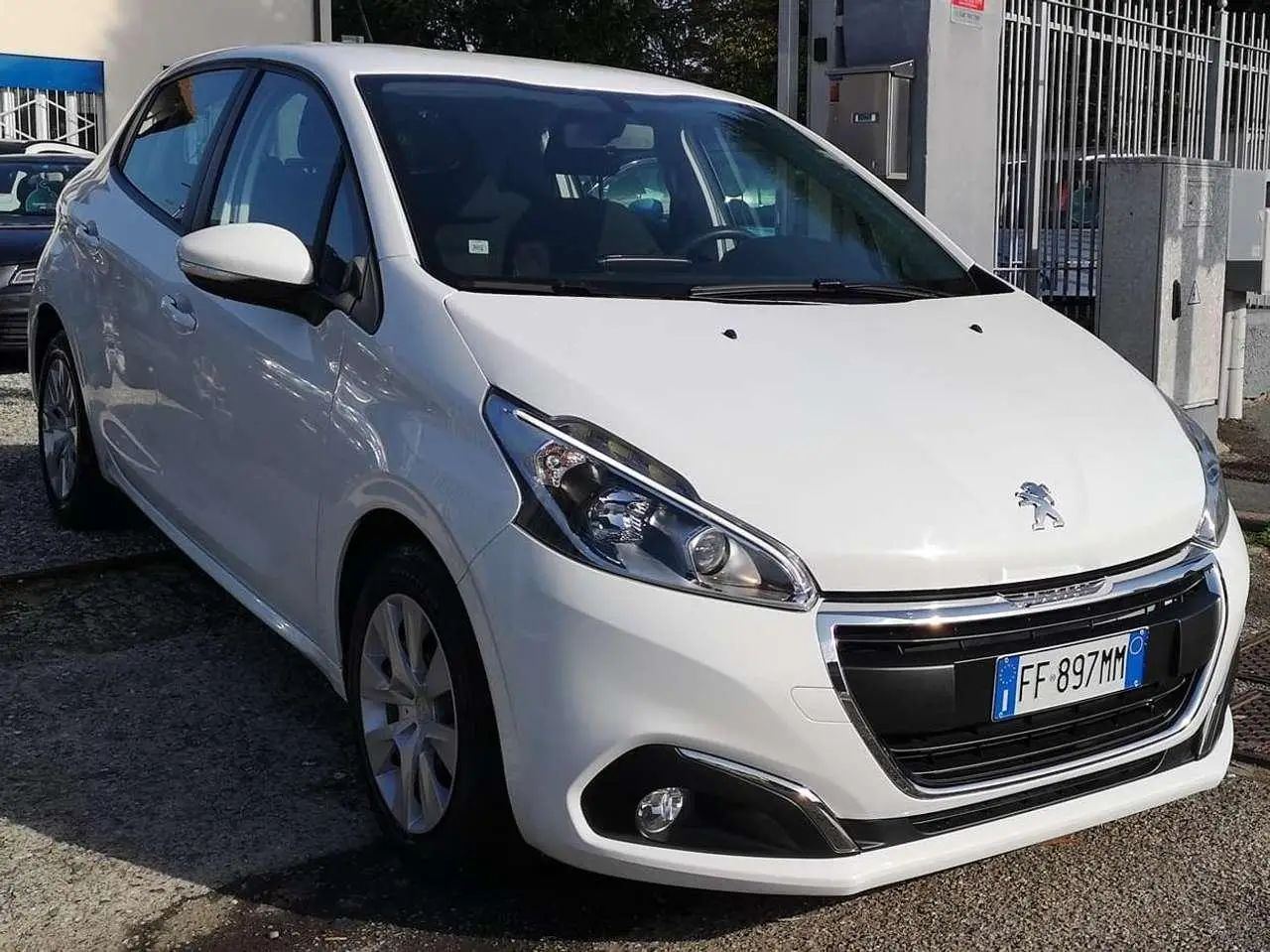 Photo 1 : Peugeot 208 2016 Diesel